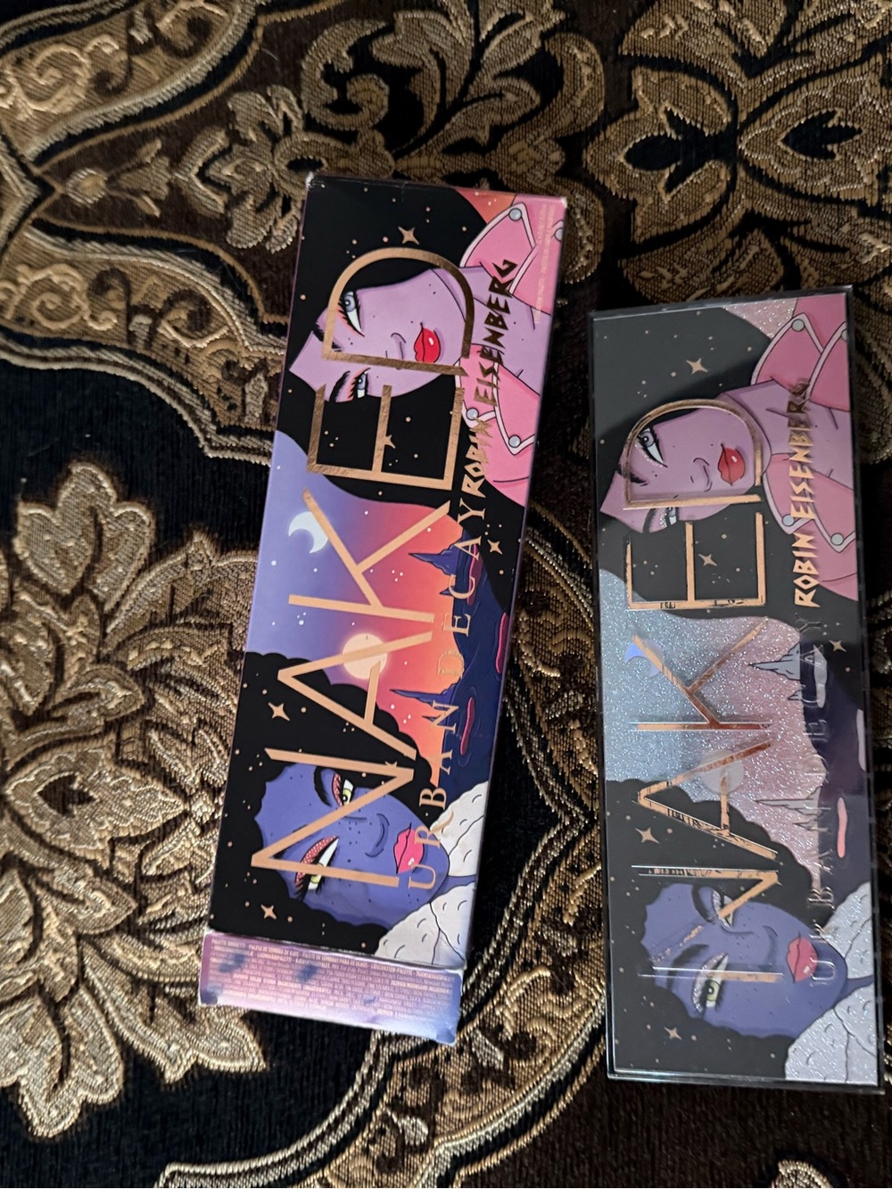 Urban Decay Eyeshadow Palette — Peach, Gold, Coral, Blue, Purple Shades - Picture 15 of 16